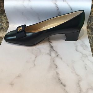 Women’s Navy Leather Emory Bow low-heel dress shoe